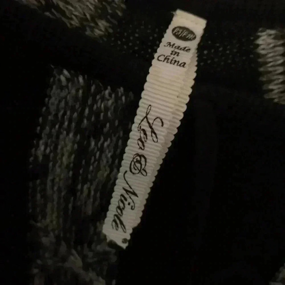 Leo & Nicole Striped Women’s Small/Medium Petite Poncho - Picture 2 of 2